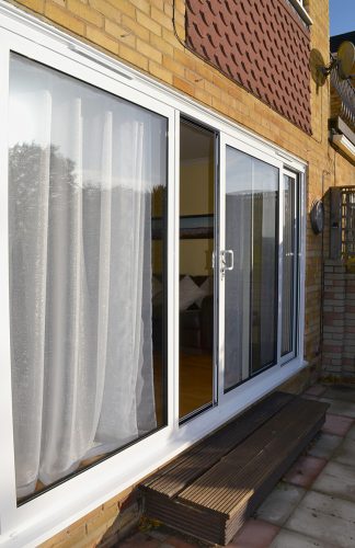 3 Pane white sliding door in Aluminium