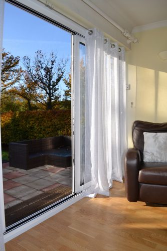 White Aluminium sliding door